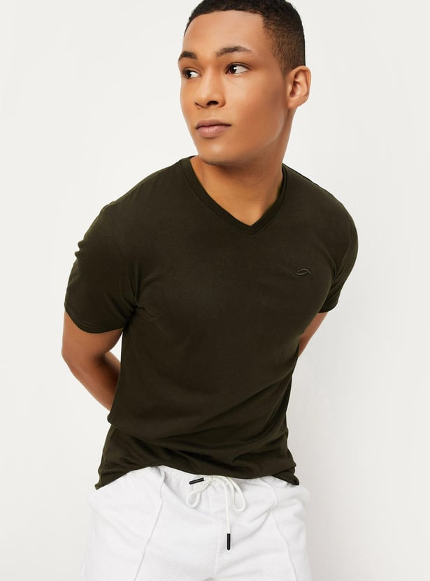 Men Solid V-neck T-shirt